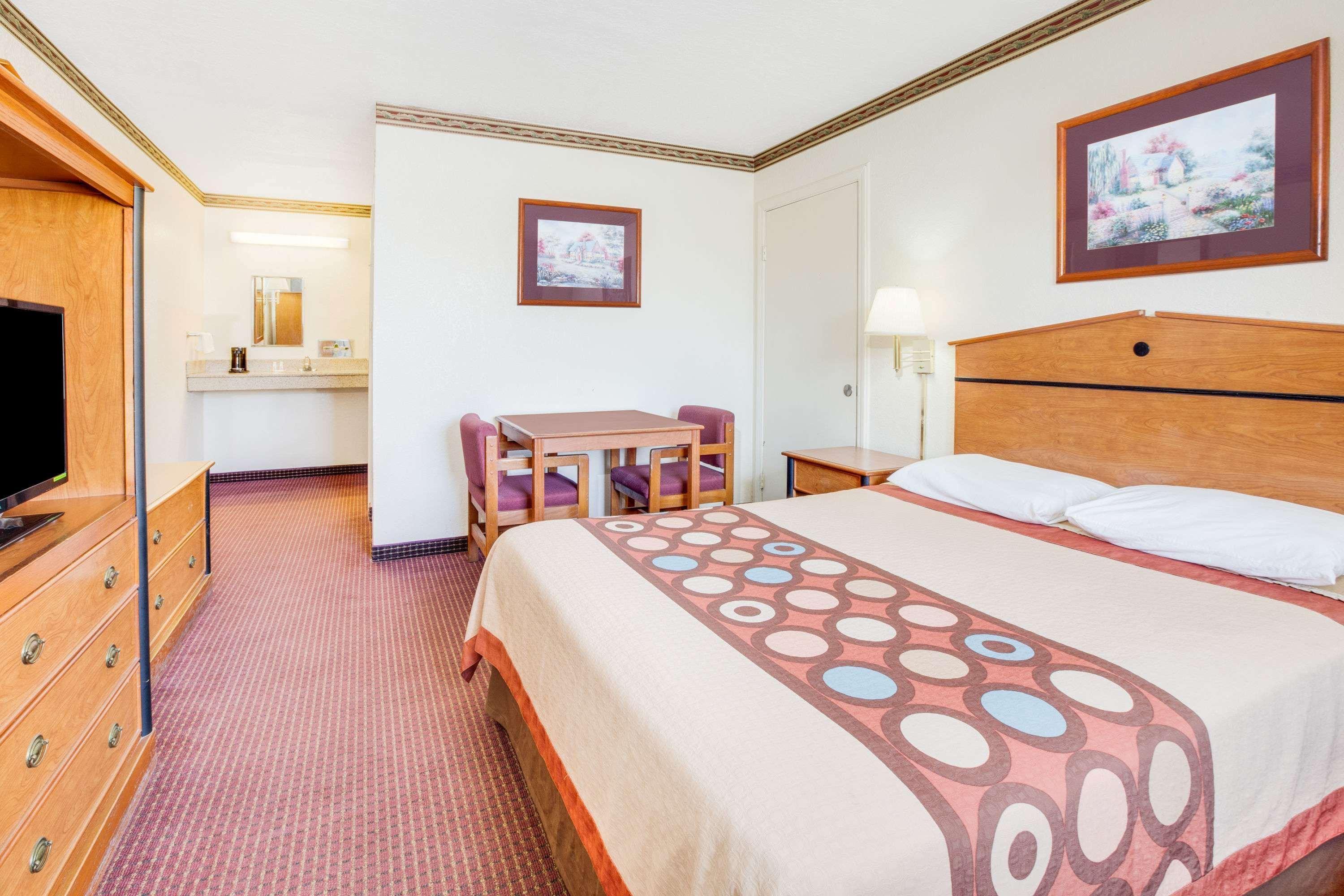 Super 8 By Wyndham Arkadelphia Caddo Valley Area Kültér fotó